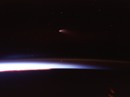 Pro-Am Astronomy: How Amateurs Drive Real Science Comet Hale-Bopp, co-discovered by amateur Thomas Bopp, photographed from Space Shuttle Columbia in 1997